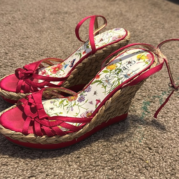 Guess pink wedges - Picture 6 of 11